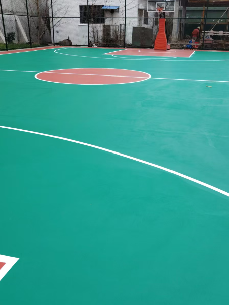 泸溪 球场长期使用易出现地面开裂